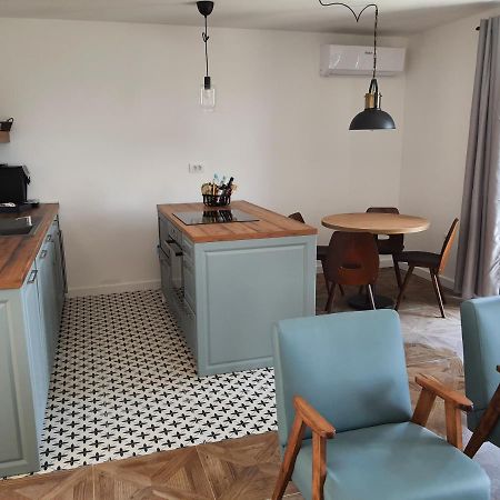 Apartments Krista Медвея Екстер'єр фото