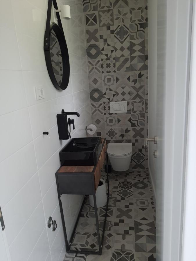 Apartments Krista Медвея Екстер'єр фото