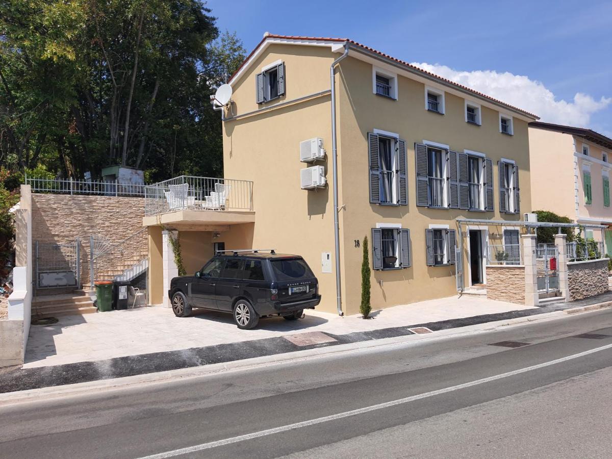 Apartments Krista Медвея Екстер'єр фото