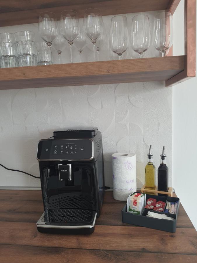 Apartments Krista Медвея Екстер'єр фото