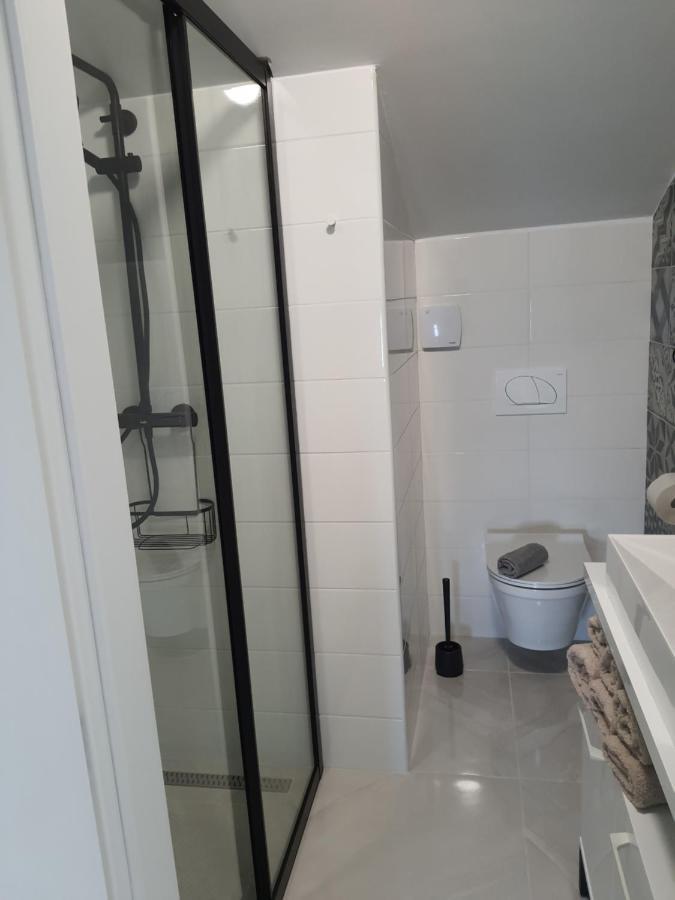Apartments Krista Медвея Екстер'єр фото