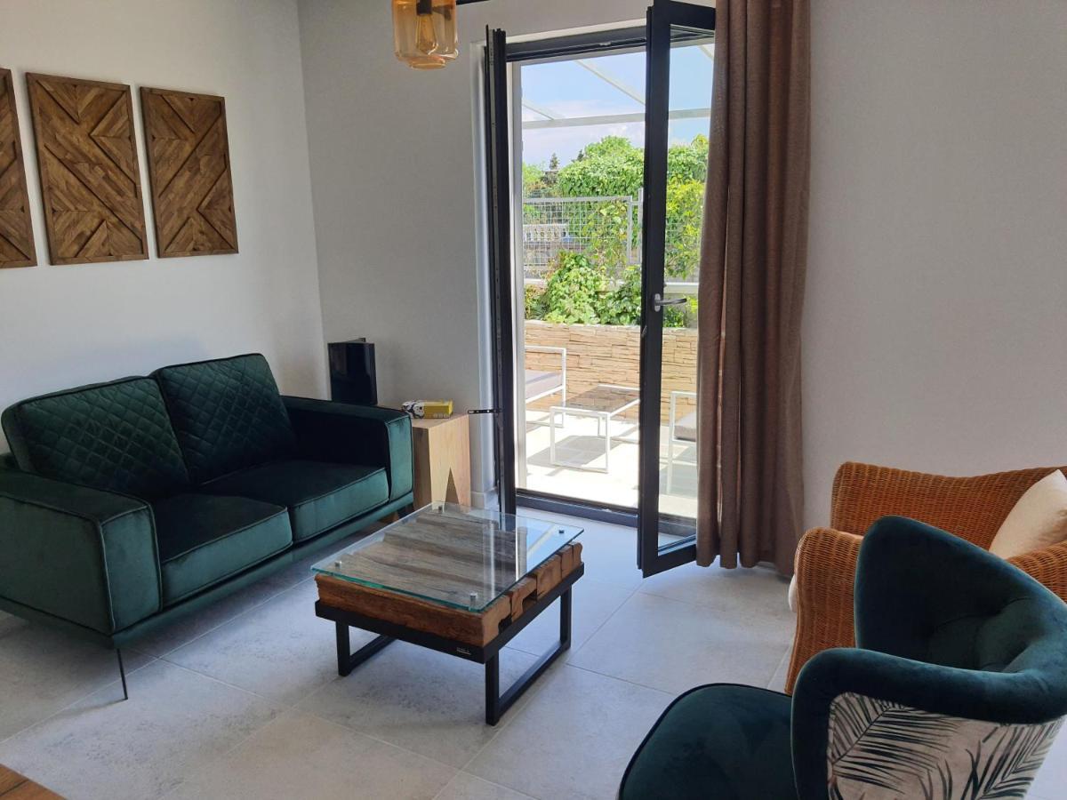 Apartments Krista Медвея Екстер'єр фото