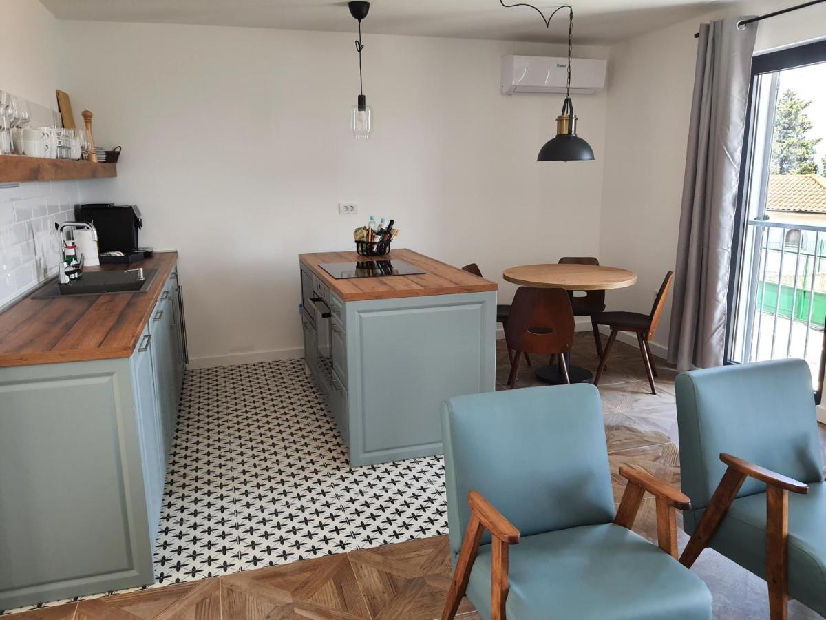 Apartments Krista Медвея Екстер'єр фото